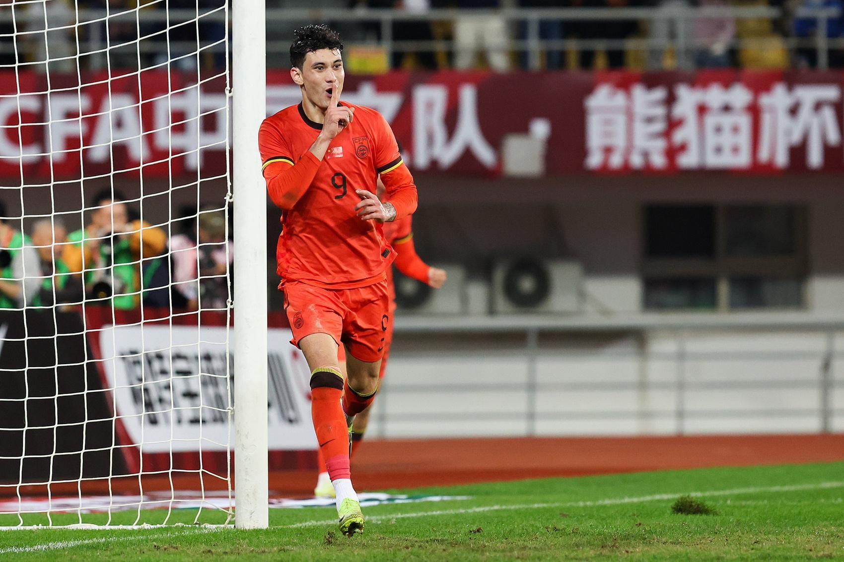 世界杯直播客户端-22岁当红国脚拜合拉木，接近加盟成都蓉城，或产生高价转会费