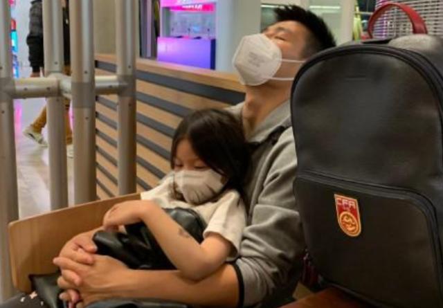 世界杯直播客户端-武磊深夜回国已通过防疫检查 今日将于国家队会合