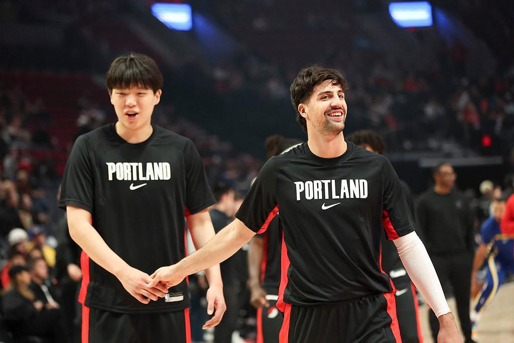 世界杯安装包-开拓者赛季表现：42胜进入附加赛，场均失误17.3联盟最多